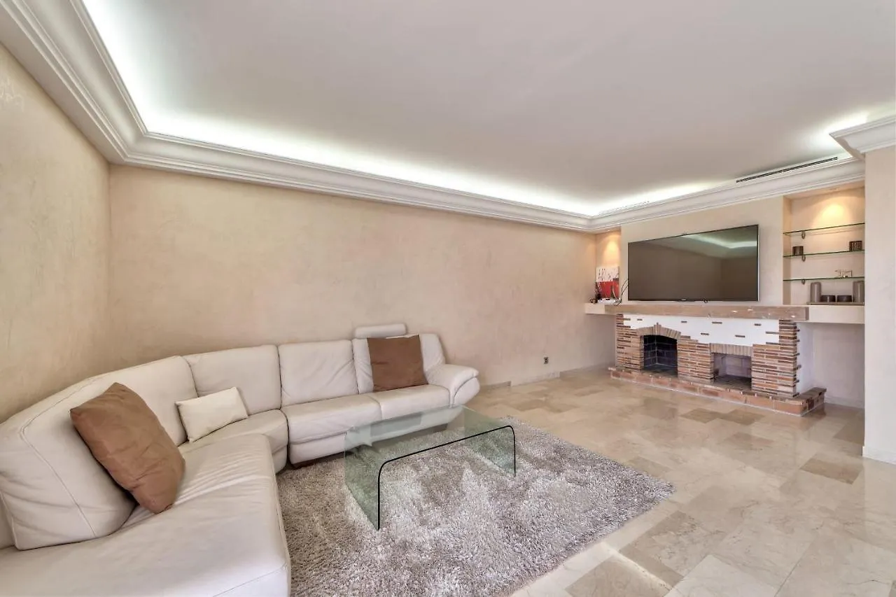 Apartment La Pinede Apartement Equiped With Air Conditioning And A Pool! Antibes