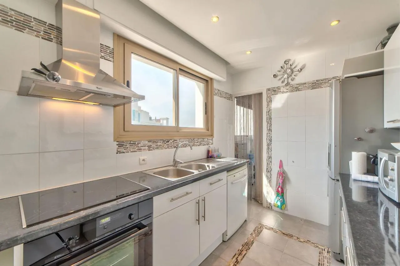 Apartment La Pinede Apartement Equiped With Air Conditioning And A Pool! Antibes France