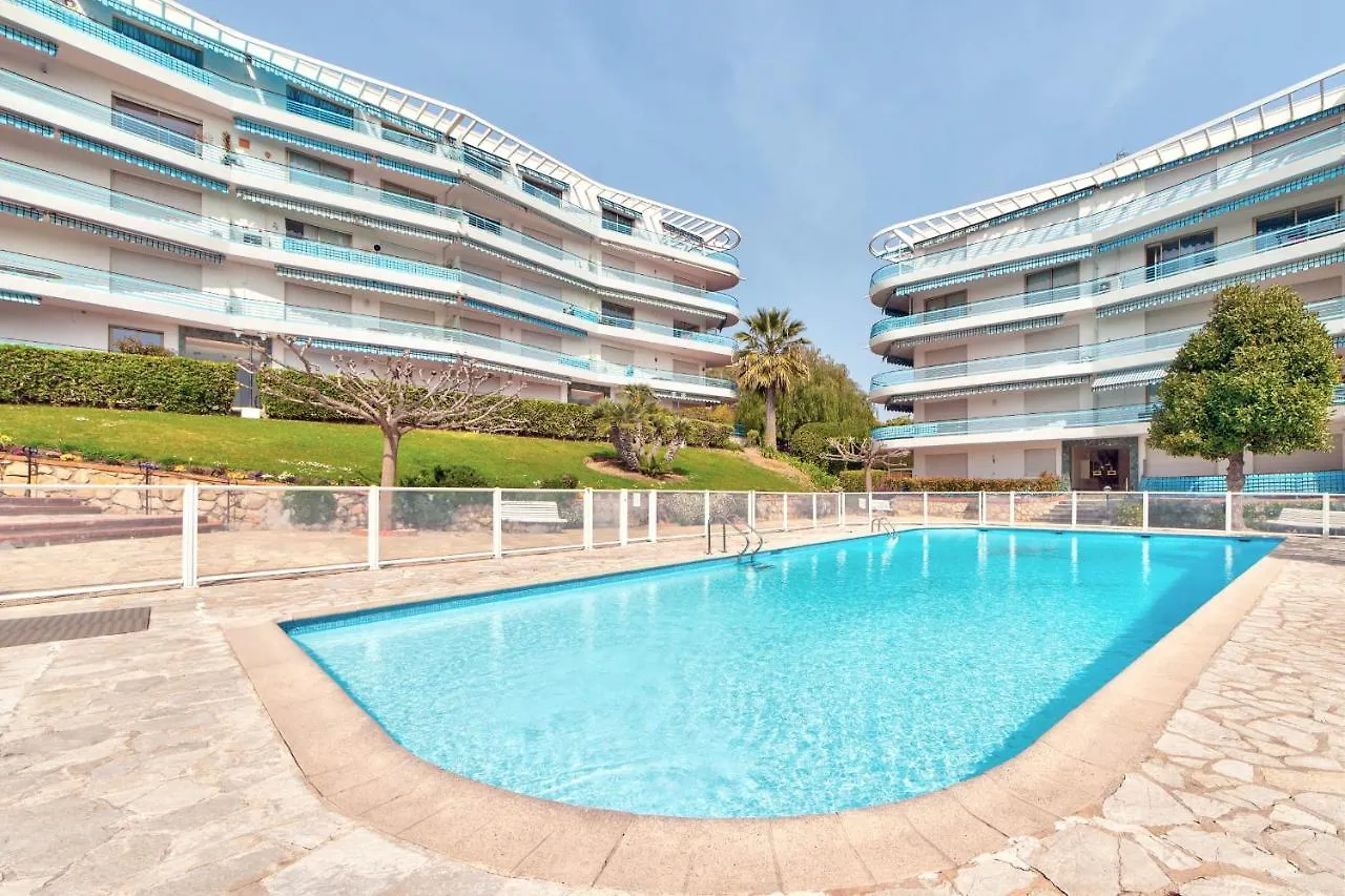 Apartment La Pinede Apartement Equiped With Air Conditioning And A Pool! Antibes