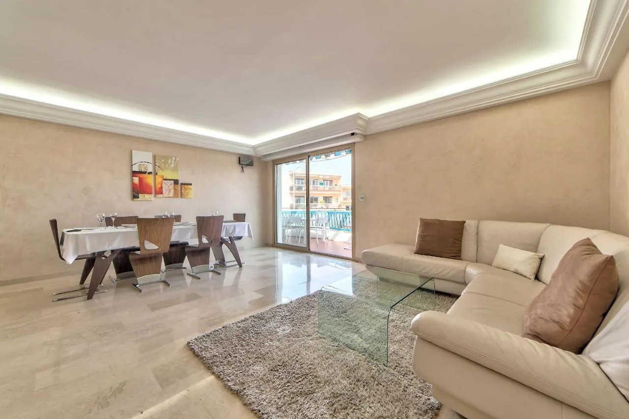 La Pinede Apartement Equiped With Air Conditioning And A Pool! Antibes 0*,  France