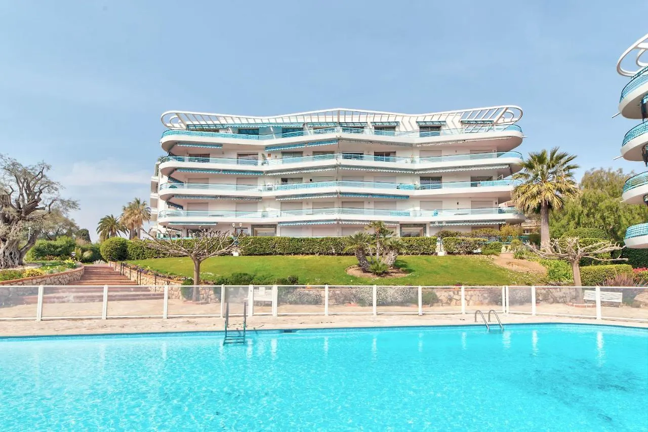 La Pinede Apartement Equiped With Air Conditioning And A Pool! Antibes